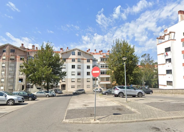 Apartamento T2 para Venda em Agualva e Mira-Sintra Foto 2