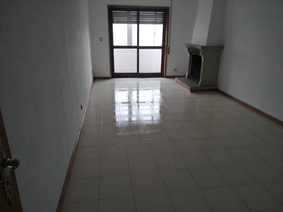 Apartamento T3 para Venda em Rio Tinto Foto 3