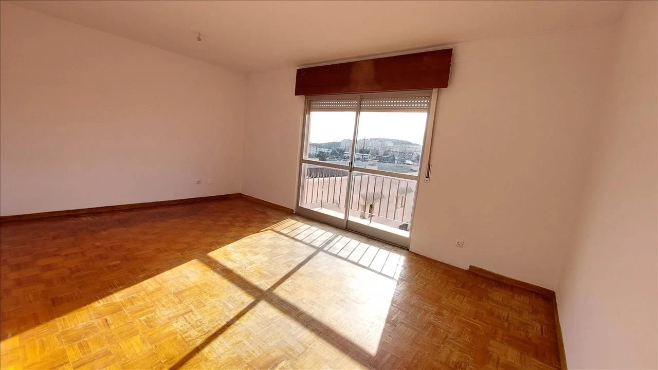 Apartamento T3 para Venda em Agualva e Mira-Sintra Foto 3