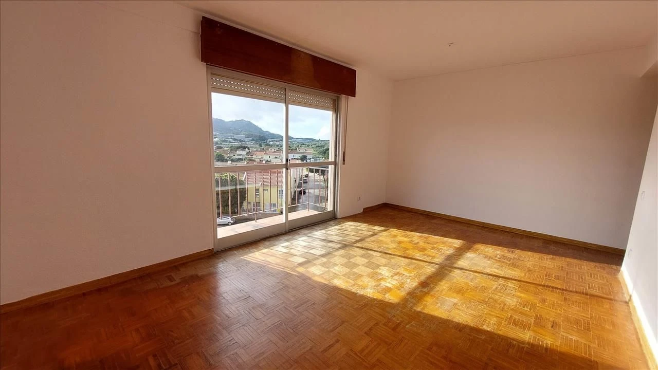 Apartamento T3 para Venda em Agualva e Mira-Sintra Foto 4