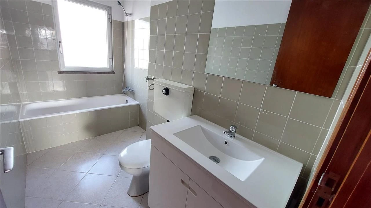 Apartamento T3 para Venda em Agualva e Mira-Sintra Foto 10