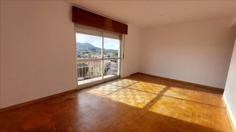 Apartamento T3 para Venda em Agualva e Mira-Sintra