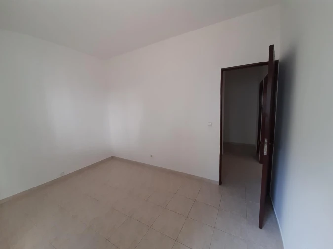 Apartamento T2 para Venda em Moita Foto 8