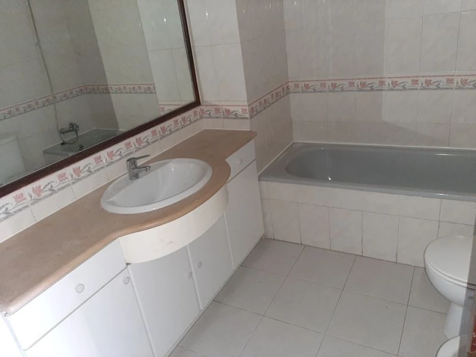 Apartamento T3 para Venda em Agualva e Mira-Sintra Foto 16