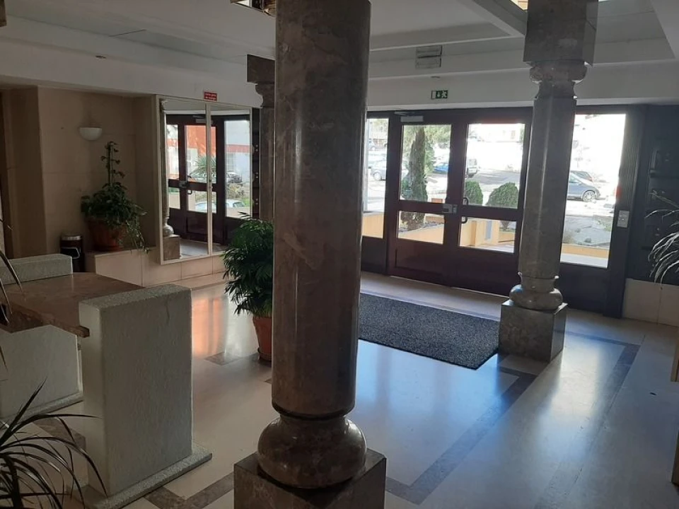 Apartamento T3 para Venda em Agualva e Mira-Sintra Foto 2