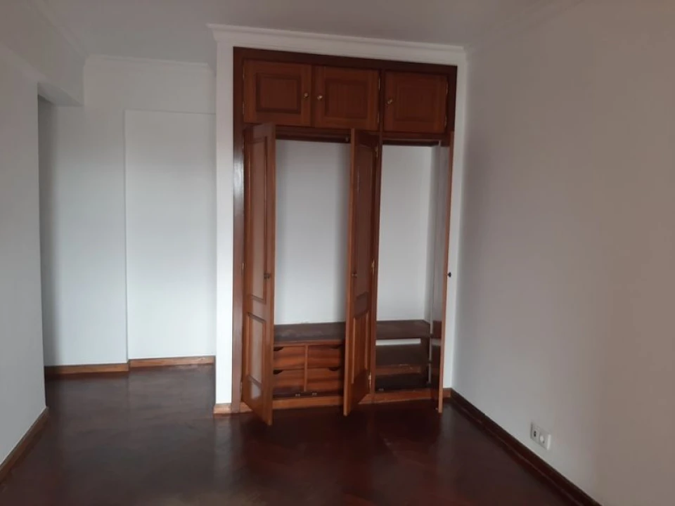 Apartamento T3 para Venda em Agualva e Mira-Sintra Foto 9
