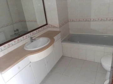 Apartamento T3 para Venda em Agualva e Mira-Sintra