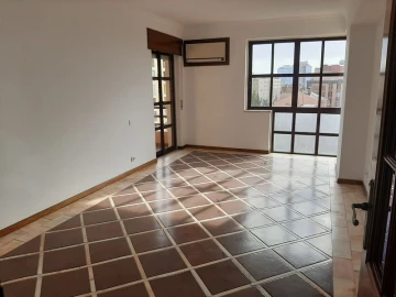 Apartamento T3 para Venda em Agualva e Mira-Sintra