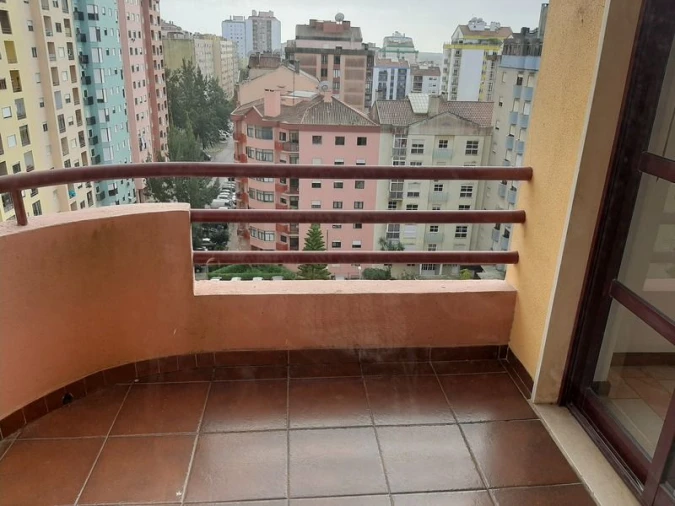 Apartamento T3 para Venda em Agualva e Mira-Sintra Foto 10