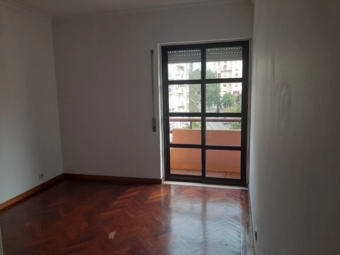 Apartamento T3 para Venda em Agualva e Mira-Sintra Foto 12