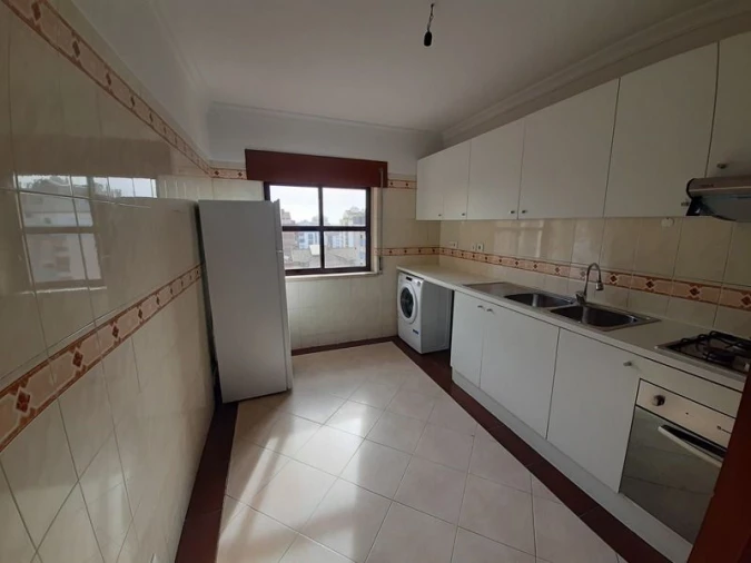 Apartamento T3 para Venda em Agualva e Mira-Sintra Foto 14