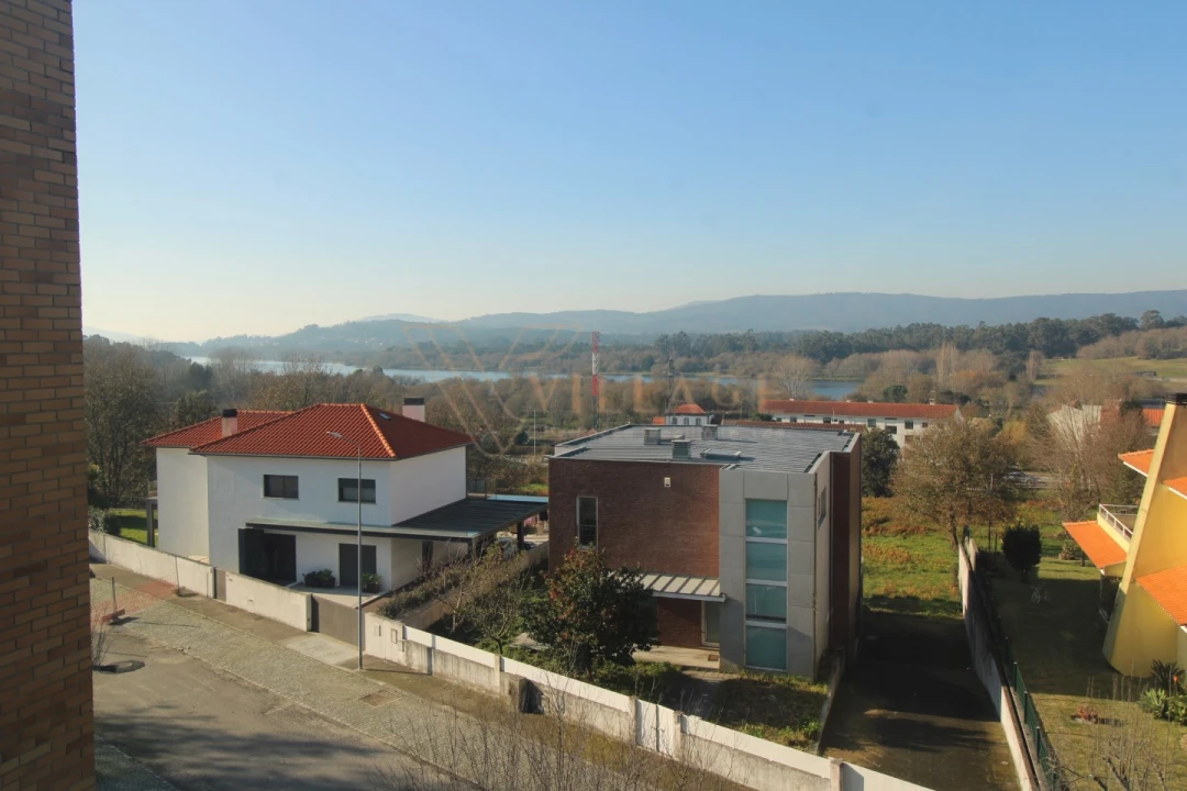 Apartamento T3 para Venda em Vila Nova de Cerveira e Lovelhe Foto 8