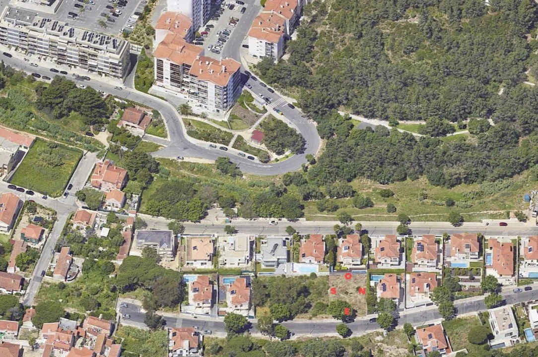 Terreno para Venda em Alcabideche Foto 1