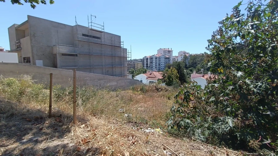 Terreno para Venda em Alcabideche Foto 18