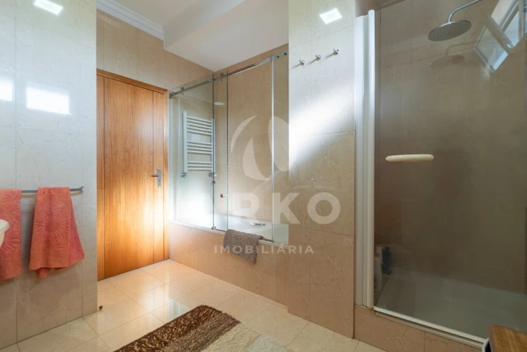 Apartamento T2 para Venda em Valongo Foto 17