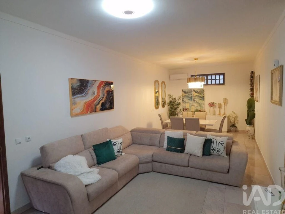 Moradia T4 para Venda em Aguda Foto 4