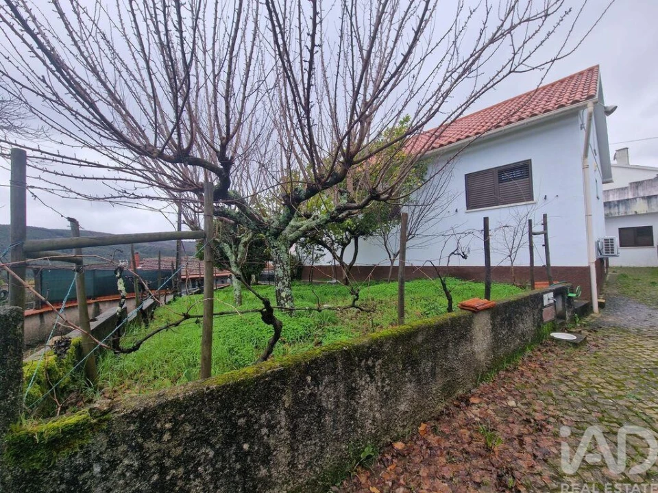 Moradia T4 para Venda em Aguda Foto 21