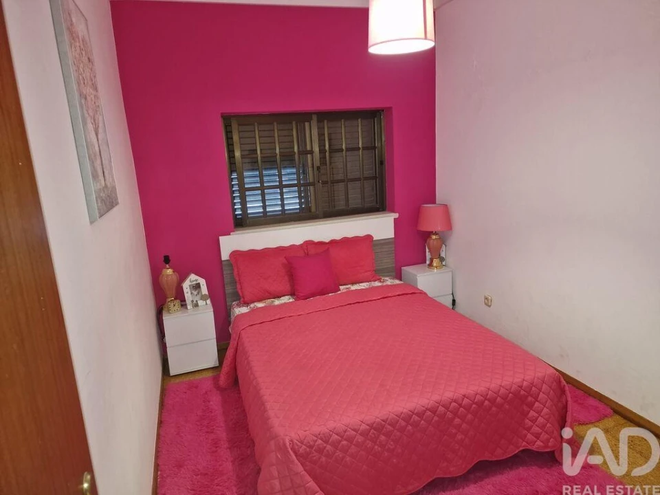 Moradia T4 para Venda em Aguda Foto 6