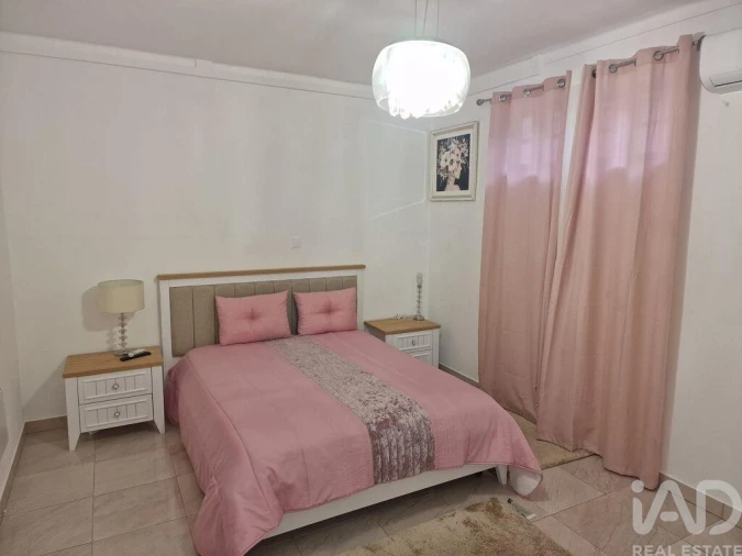 Moradia T4 para Venda em Aguda Foto 5