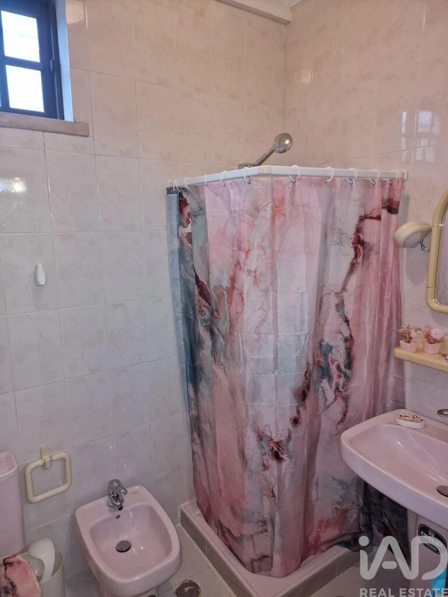 Moradia T4 para Venda em Aguda Foto 7