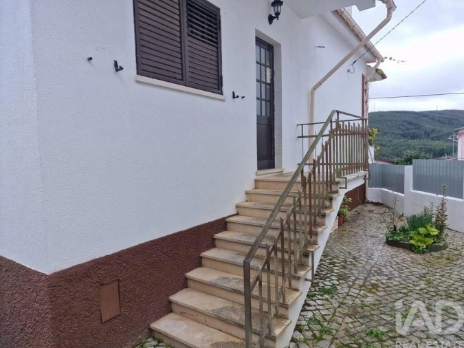 Moradia T4 para Venda em Aguda Foto 19