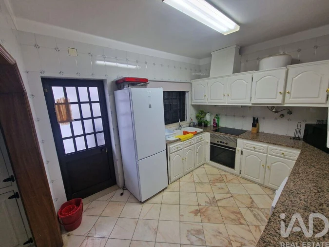 Moradia T4 para Venda em Aguda Foto 11