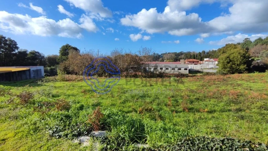 Terreno para Venda em Paços de Brandão Foto 3