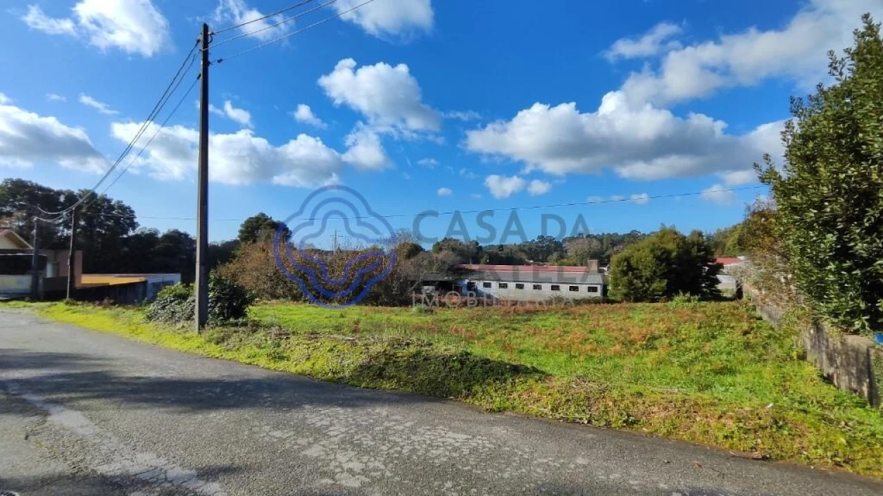 Terreno para Venda em Paços de Brandão Foto 6