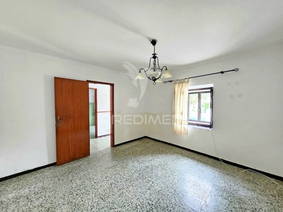 Moradia T2 para Venda em Santa Barbara de Padrões Foto 6