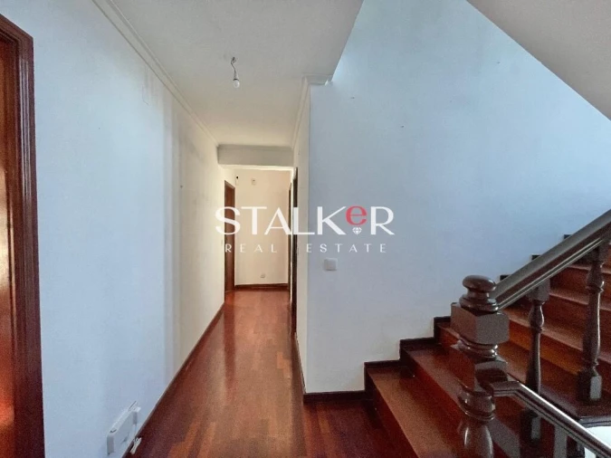 Moradia T4 para Venda em Arrifana Foto 9