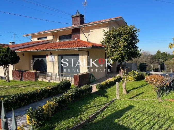 Moradia T4 para Venda em Arrifana