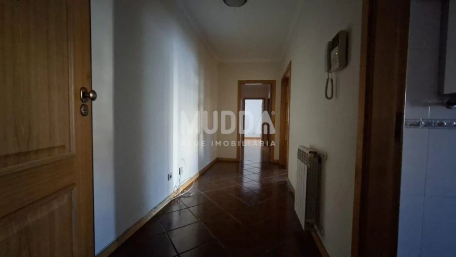 Apartamento T2 para Venda em Sé, Santa Maria e Meixedo Foto 7