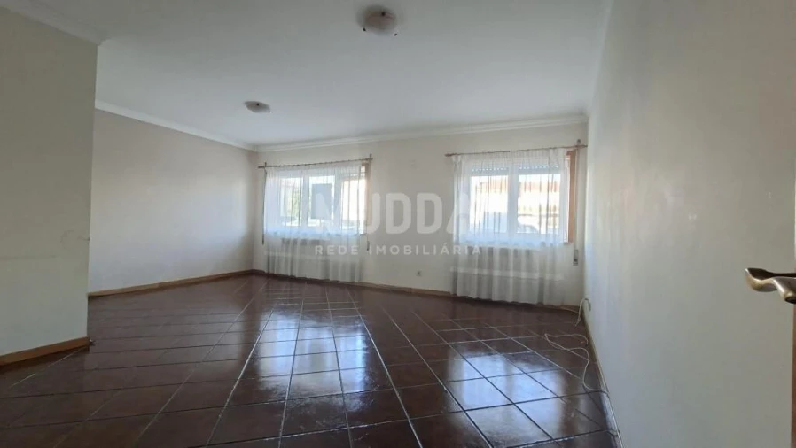 Apartamento T2 para Venda em Sé, Santa Maria e Meixedo Foto 3
