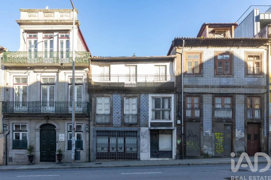 Prédio para Venda em Lordelo do Ouro e Massarelos Foto 2