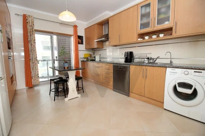 Apartamento T4 para Venda em Portimão
