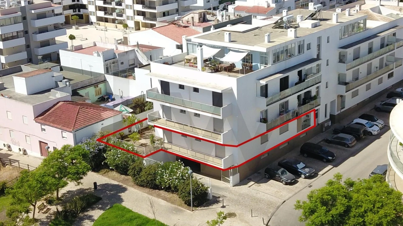 Apartamento T4 para Venda em Portimão Foto 1