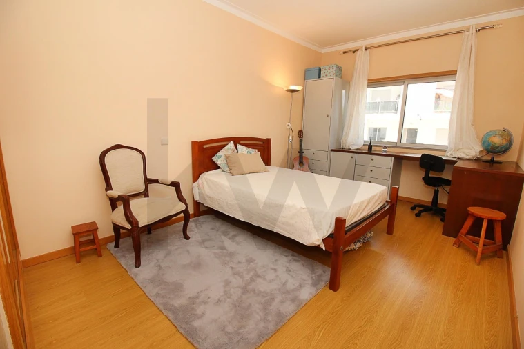 Apartamento T4 para Venda em Portimão Foto 10