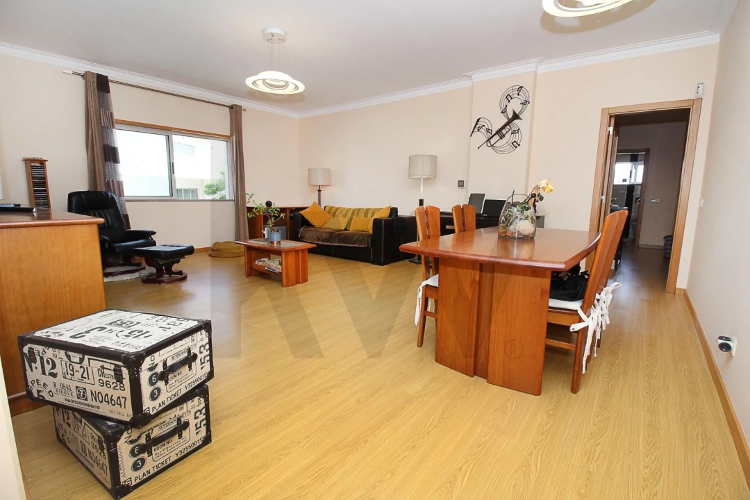 Apartamento T4 para Venda em Portimão Foto 4
