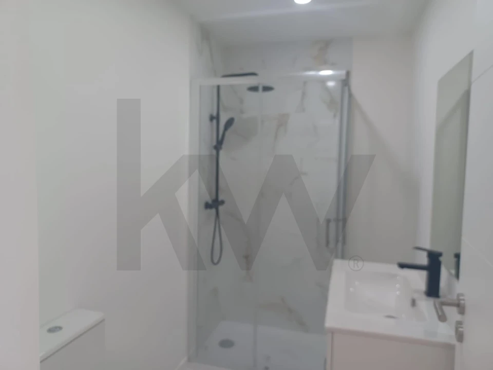 Apartamento T2 para Venda em Venteira Foto 3