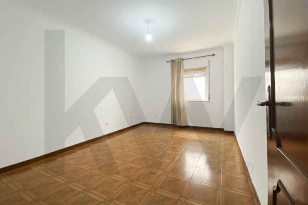 Apartamento T2 para Venda em Algueirão-Mem Martins Foto 4