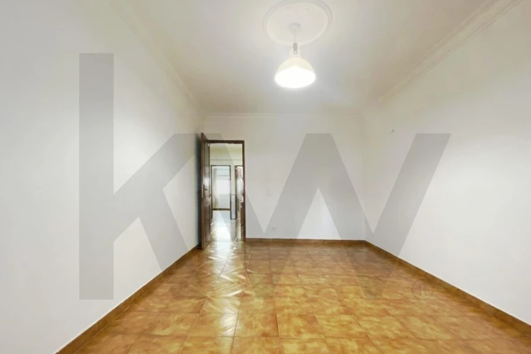 Apartamento T2 para Venda em Algueirão-Mem Martins Foto 14