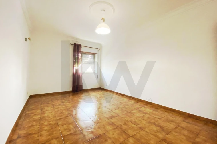 Apartamento T2 para Venda em Algueirão-Mem Martins Foto 16