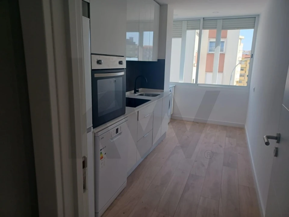Apartamento T3 para Venda em Alfragide Foto 8