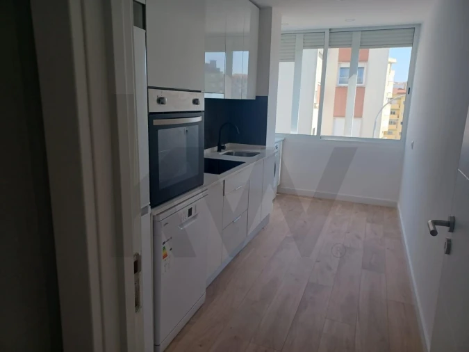 Apartamento T3 para Venda em Alfragide Foto 8