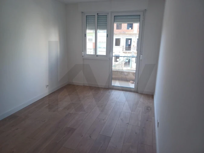 Apartamento T3 para Venda em Alfragide Foto 5