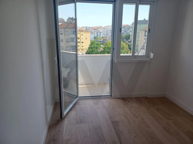 Apartamento T3 para Venda em Queluz e Belas Foto 1
