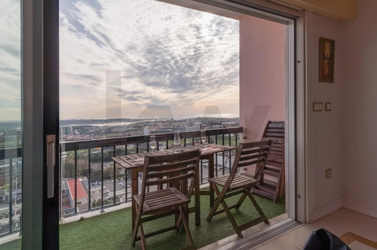 Apartamento T3 para Arrendamento em Águas Livres Foto 7