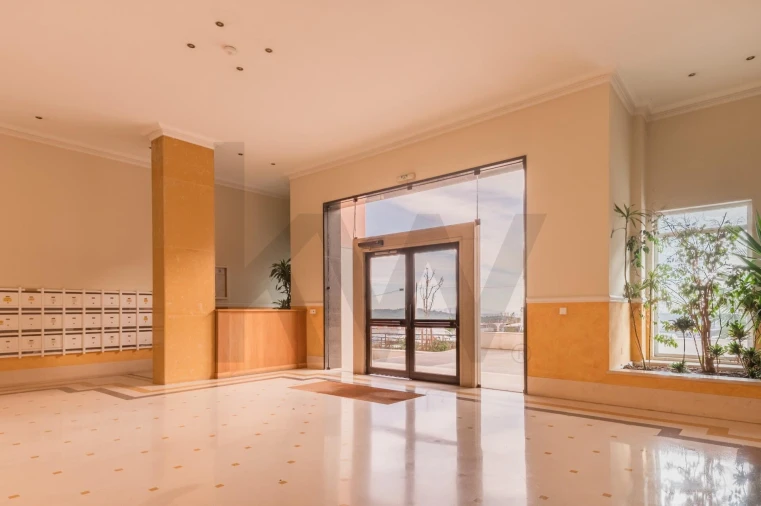 Apartamento T3 para Arrendamento em Águas Livres Foto 1