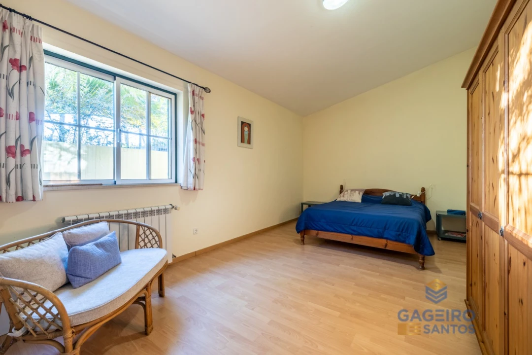 Moradia T5 para Venda em São Martinho do Porto Foto 16