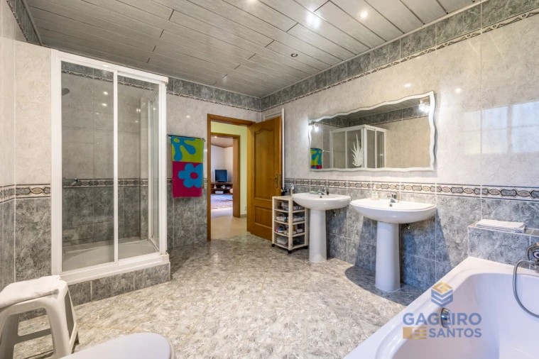 Moradia T5 para Venda em São Martinho do Porto Foto 13